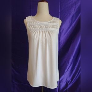 🔥3 $5 items for $10Elle sleeveless blouse